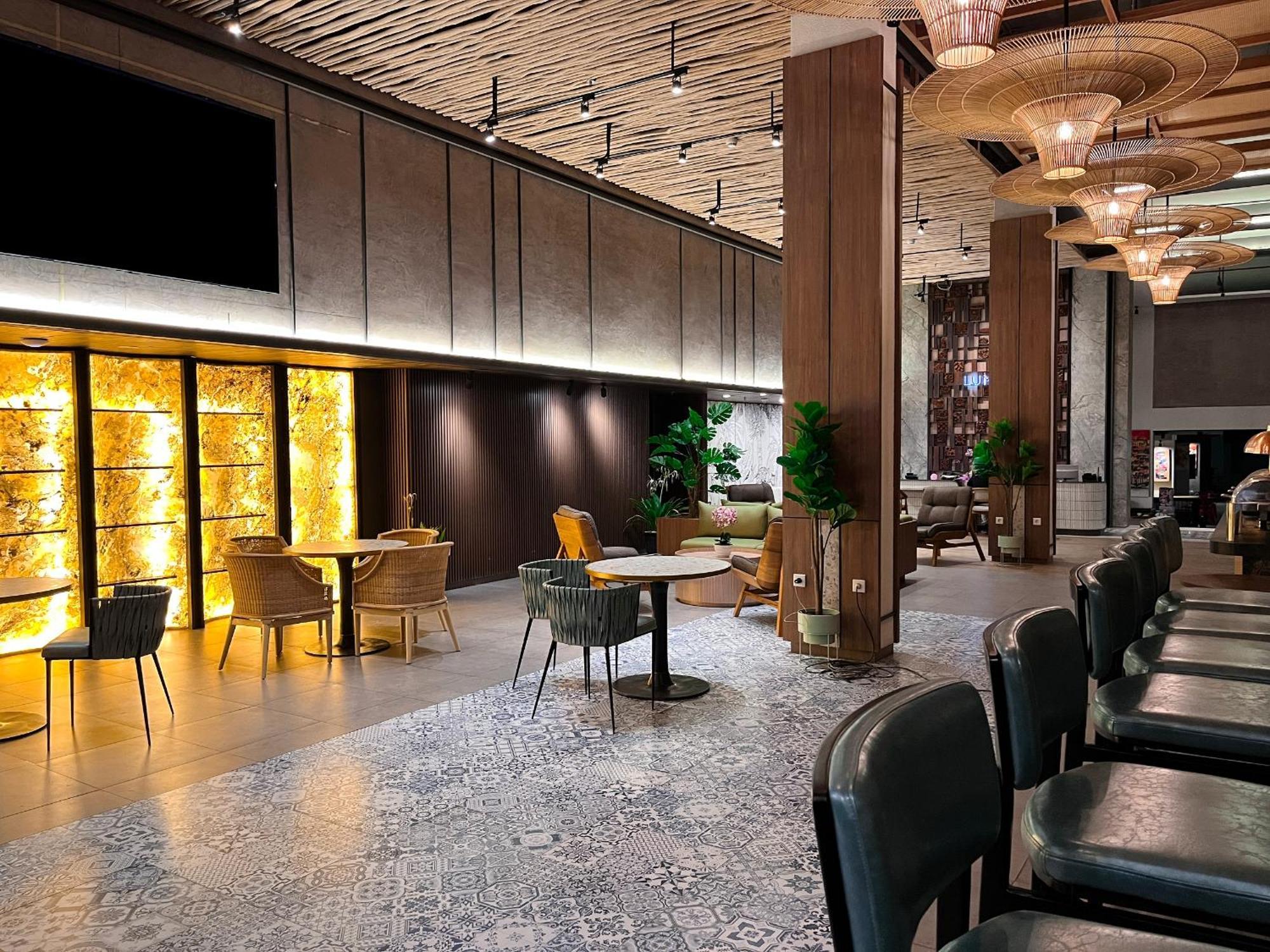 Luminor Hotel Legian Seminyak - Bali エクステリア 写真