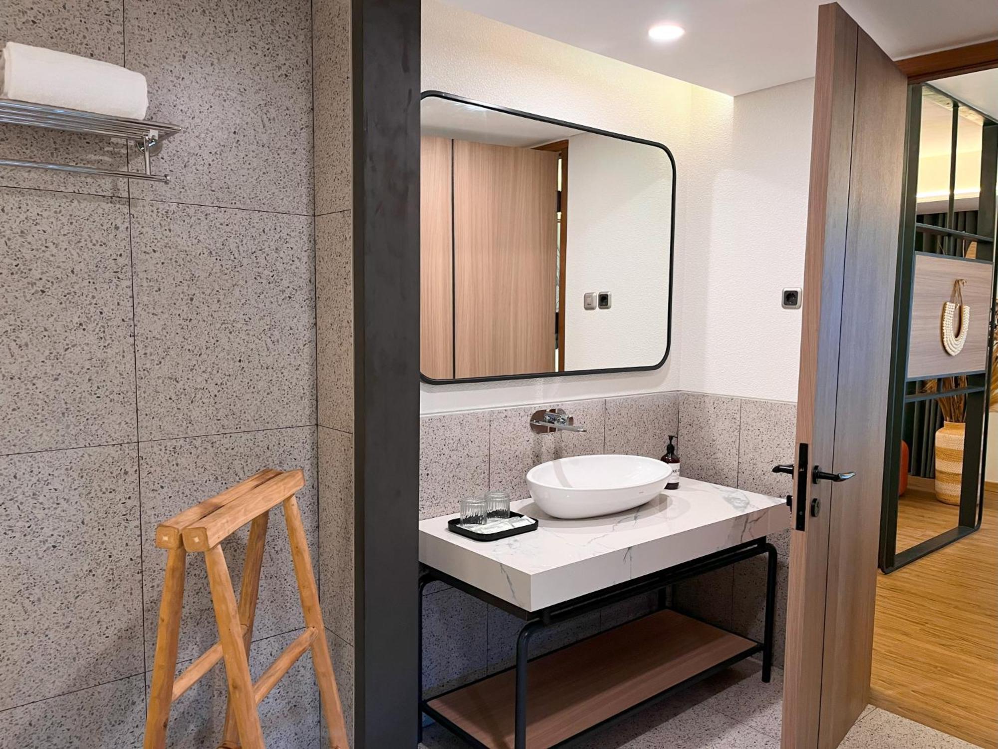 Luminor Hotel Legian Seminyak - Bali エクステリア 写真