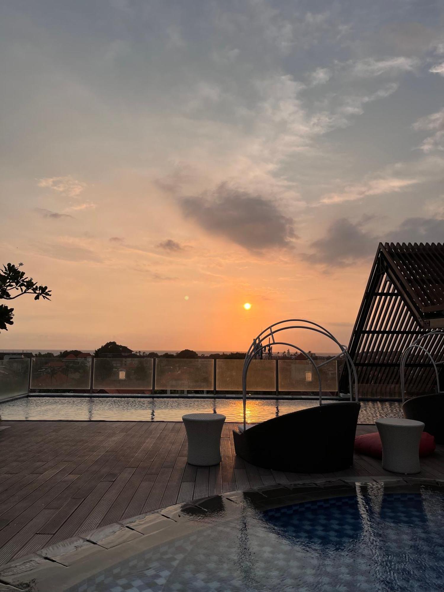Luminor Hotel Legian Seminyak - Bali エクステリア 写真