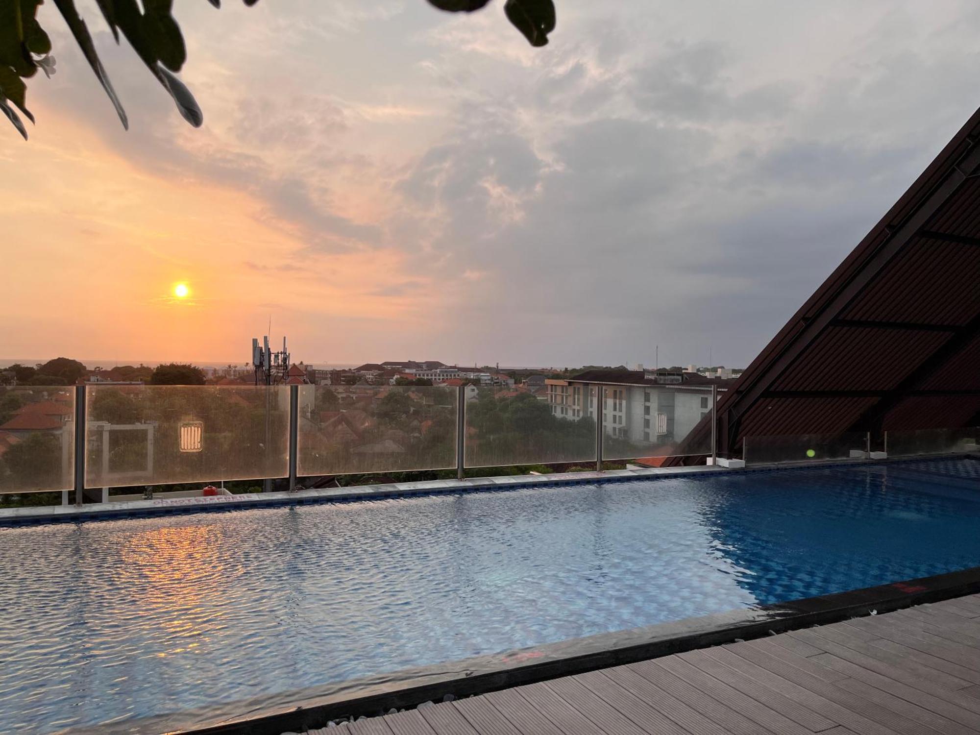 Luminor Hotel Legian Seminyak - Bali エクステリア 写真